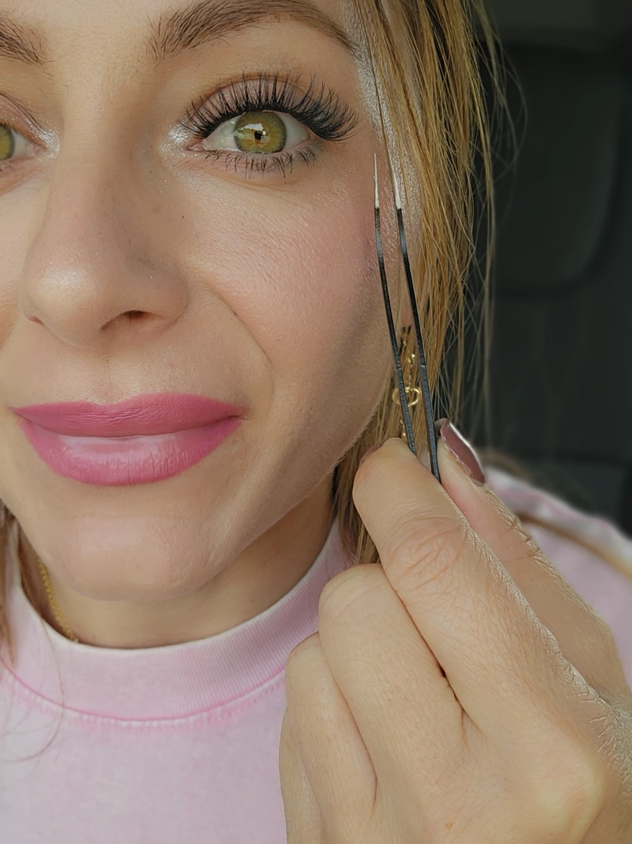 Important e că am ieșit vie la final🤣 am zis ca orbesc de la penseta aia🤣🤦‍♀️ #lashes  #beauty  @Instant Lashes 