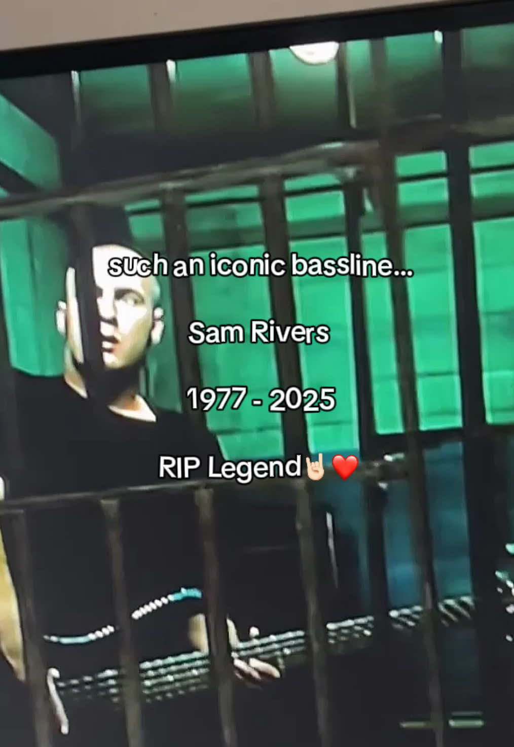 R.I.P Sam Rivers❤️ Still can’t believe it😞 sat here zoning, listening to his bass lines flow through the speakers🔊 #gonebutneverforgotten #bass #king #samrivers #limpbizkit 