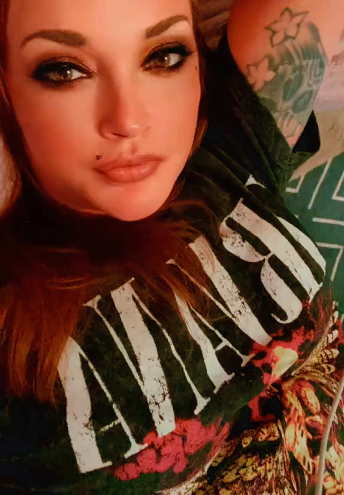 😈💋🖤 when the ex hits u with the I miss u txt #idgaf #fyp #foryoupage #readheadsdoitbetter #tattooedgirlsoftiktok 