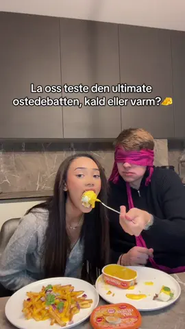 Annonse. Kald eller varm?🧀 Hva smaker egentlig best? Jeg overrasker kjæresten min med en blindtest, og vi tester selvfølgelig @Kavli Norge sin Cheddar Dipp, som kan nytes både kald og varm 😋 #kavli #kavlicheddardipp #ekteost #ektenorskost