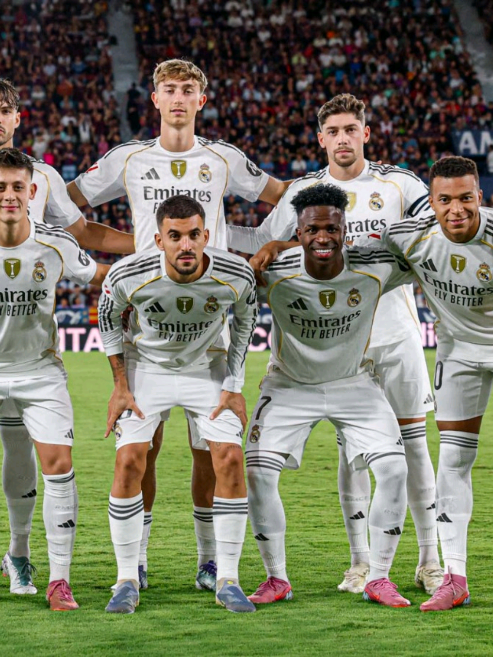 Real madrid 🤍👑❤ le meilleur Club de l'histoire 🔱👑 ndam rek inchallah 🙏 wadial classico bi 😈😎 #realmadridfc #laliga #madridista #2025 #100k 
