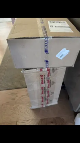 Oooooo another mystery box, this one’s from @Strobes N More #fyp #foryoupage #whelen #whatsinthebox #strobesnmore 
