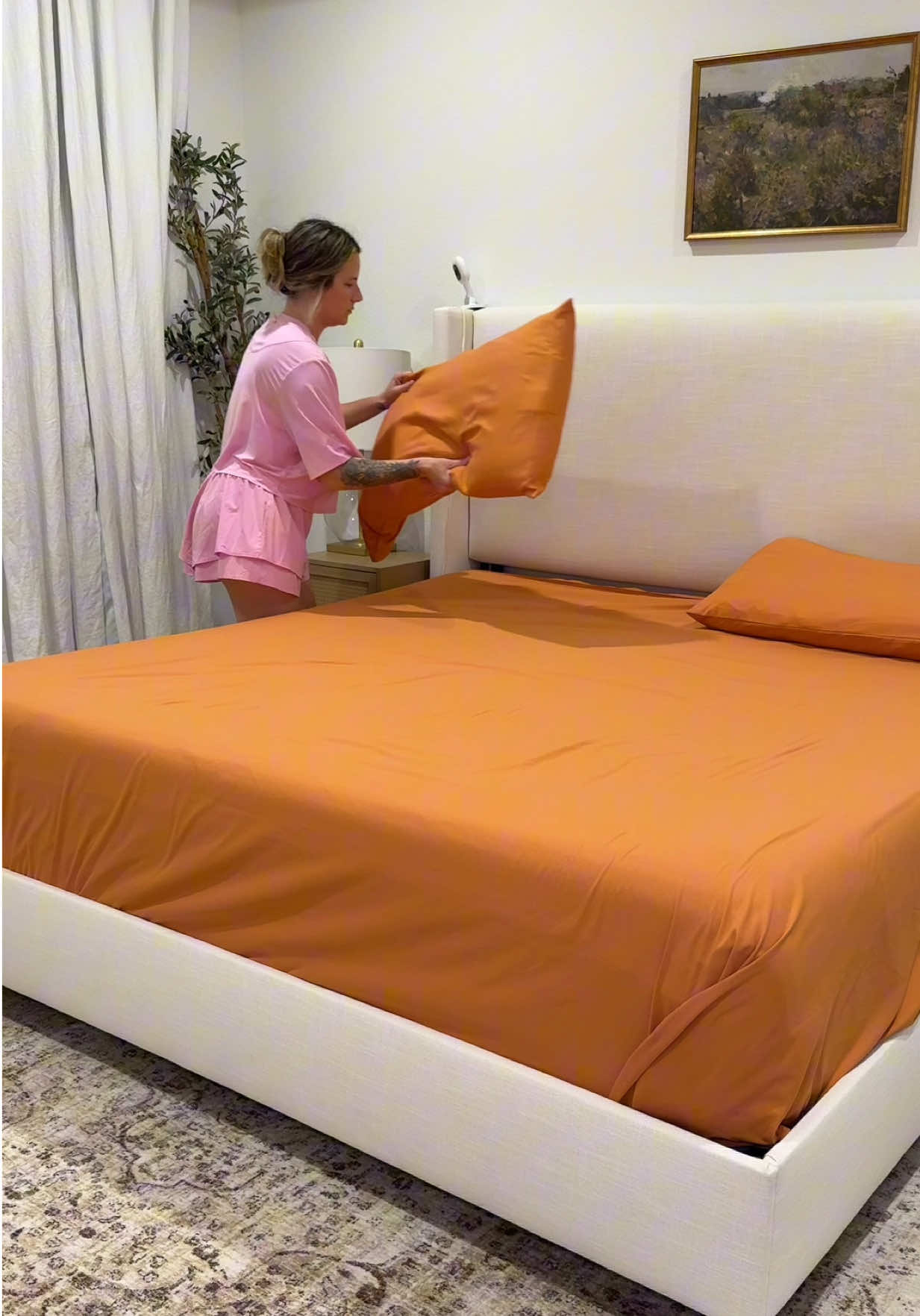 These keep selling out for a reason! They are so incredibly soft, don’t wrinkle, and have deep pockets! #coolingsheets #bedding #bedsheets #bettersleep #bedsure @Bedsure 