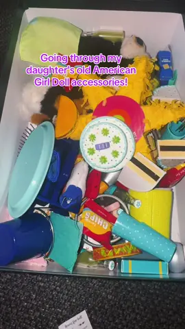 My heart is so happy looking at all the sweet things. Everything is like brand new. This stuff is great quality. #americangirldoll @American Girl #nostalgia #toys 