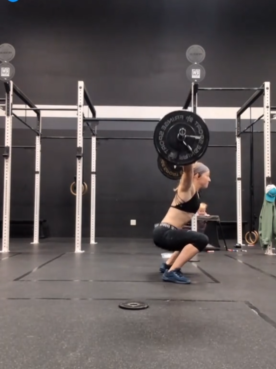 #Wodapalooza workout 5 redo. Gained 55 lbs in my second score. I was regretting not going heavier in my first attempt, and I couldn't not redo this one as much as I didn't want to. Happy Sunday, y'all! #fyp #crossfit #athlete #crossfitathlete 
