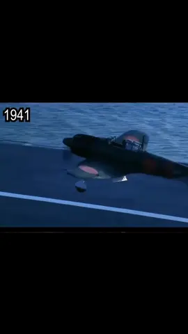 “Antes, morir por el Emperador era un honor… Hoy, bajo la Constitución japonesa de 1947, el Artículo 9 prohíbe mantener fuerzas armadas ofensivas o declarar la guerra. Por eso, el antiguo Imperio se transformó en las Fuerzas de Autodefensa de Japón (JSDF), una fuerza moderna que trabaja junto a Estados Unidos bajo un pacto de seguridad. Ahora su misión no es conquistar, sino proteger al pueblo y mantener la paz. Japón cambió su espada por la diplomacia… pero, ¿crees que sigue siendo igual de fuerte?” #Japón  #armada  #autodefensa  #historiamilitar  #segundaguerramundial 