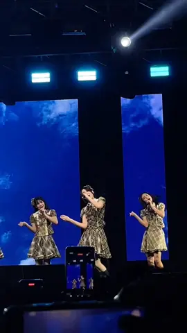 bisa pas gitu sama soundnya wkwkw #jkt48 