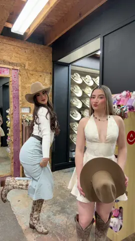 Invita a tu amiguito y a tu amiguita🙈🤠😍#viralvideo #paratiiiiiiiiiiiiiiiiiiiiiiiiiiiiiii #cowgirl #fyp #cowgirls 