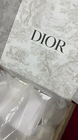 My Dior order. Im obsessed with everything I got 💝 #DiorBeauty #unboxingvideo #makeup #Freebies #Dior    
