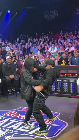 Lokillo y Marithea bailan en Red Bull 5 vidas 😱