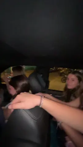 donde entra 1 entran 15 #fyp #bus #trend #ecuador #makeusviral 