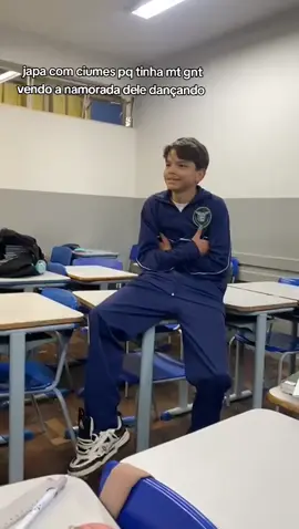 ele nao tirava os olhos dela KKKKK #escola #ciumes #namorados #japan #mulherdepreso🔓🕊👫💍 