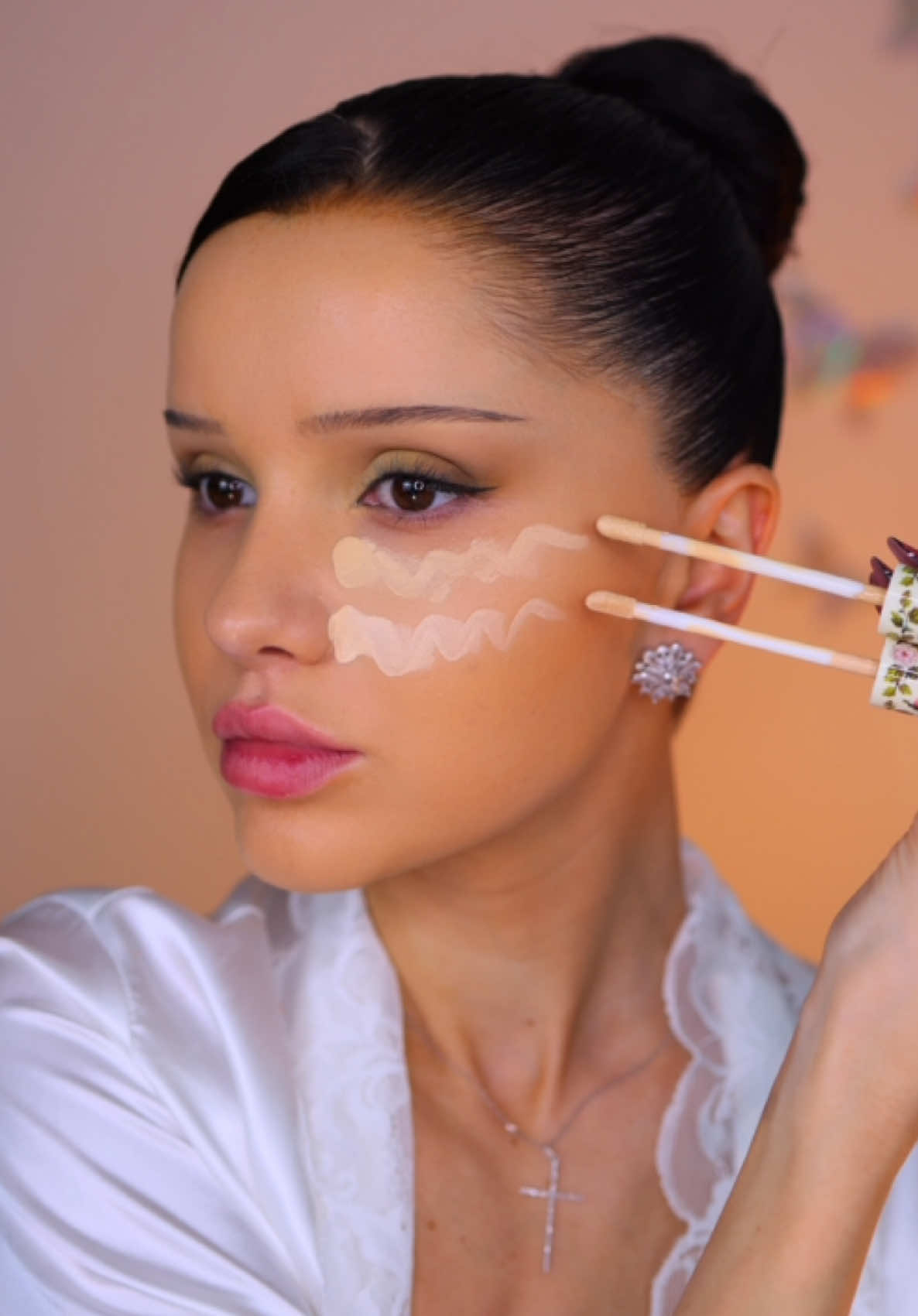 Fast makeup sounds 🫰🏻 #asmrmakeuptutorial#asmrmakeupapplication#dailymakeuproutine#makeupsounds#luxurymakeup 