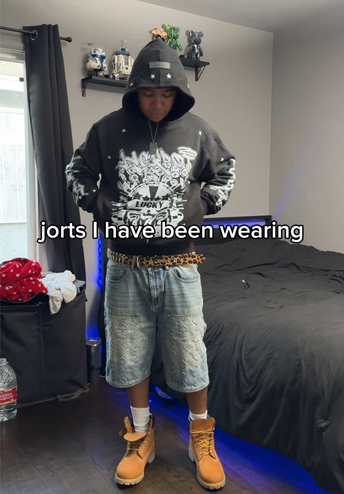 who wants a pair? #viral #streetwear #fashiontiktok #jackpotstudios 