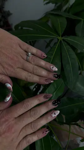 More Halloween nails 🎃👻💀 We specialize in Manicures, Pedicures & Nail Enhancements ✨ * Acrylic • UV Builder Gel • Custom Designs • Gel X * Waxing • Eyelash Extensions • Brows tinting 🤍  📍 Brookswood Nail Salon 4068 200 St, Langley BC 📲 Book online anytime: dashbooking.com/salon/brookswood-nail-salon-langley 📞 Call us at 604-533-1981 to book your appointment! Come relax & glow with us 🩷  #brookswoodnailsalon #acrylicnails #langleysalon #nailinspo #halloweennails    