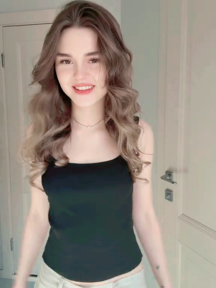 Uk girl dance #DanceChallenge💃 #ViralDance🔥 #DanceWithMe🕺 #TrendingDance✨ #UKTikTok🇬🇧