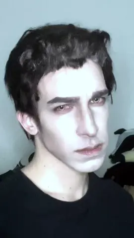 My eye wouldn’t stop crying #twilight #edwardcullen #twilightcosplay #edwardcullencosplay #fyp 