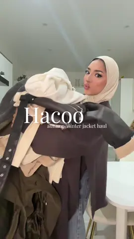 you know I always put you girls on 🤏🏽🤏🏽 must have transitional peices for my autumn wardrobe! Use shehaanx14 for 14% off xxx #outfit #autumn #modestfashion #hacoo #hijabi 