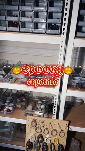 Crystals to bring the Halloween vibes all year long 🖤🎃👻 #crystaltok #spookycrystals #halloween #spookyseason #crystalshop 