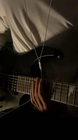 ฝากให้เขารัก - Yes'Sir Days ท่อนที่ดีดเร็วๆเล่นไม่เป็นครับเลยดัดแปลงเอาตามใจฉัน55555 #ฝากให้เขารัก #yessirdays #โซโล่กีต้าร์ #guitar #กีต้าร์ไฟฟ้า 