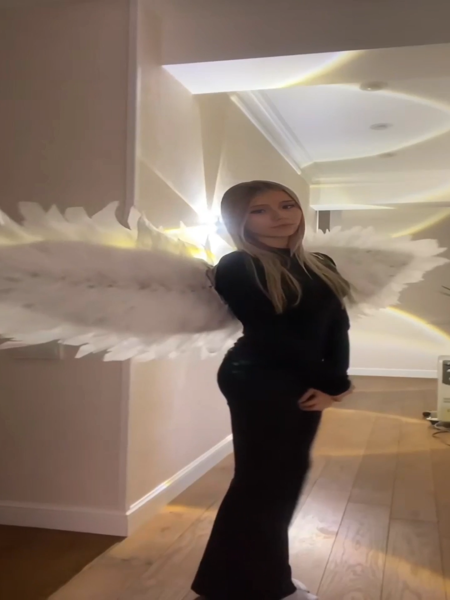 Тебе не нужны крылья, чтобы сиять как ангел ✨ Спасибо всем за 4000 подписчиков ❤🙏 @pav.p3 , всё это только благодаря тебе ❤ | День 16, как я прошу тебя подписаться 🙏 #Павлова #pav #pavlova #pavlovaedit #длятебя #самаякрасивая #первый #рекомендации #рек #врекомендации #reccomended #reccomendation #reccomendations #1million