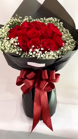 Dia de emoção marcada também com esse lindo buquê, casamento #noiva#casamento#rosas #floricultura #luanafloresfranciscobeltraopr 