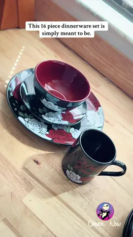 16 piece Jack & Sally dinnerware set #dinnerware #mugs #plates #bowls #thenightmarebeforechristmas @Toynk 