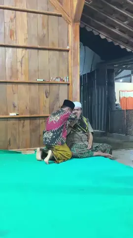 Trans7 setega itukah terhadap pondok pesantren, media nasional dengan lantangnya membuat framing yang menjatuhkan pondok pesantren dan para kiayai ulama se-Indonesia.#ponpes Nurul Yaqin junglorong komis sampang tetap bersatu dengan ponpes Lirboyo 