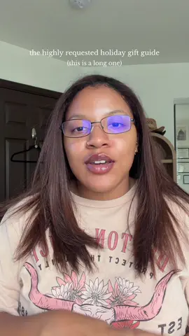 you asked, I am delivering. I hope your carts and wishlists are ready! #makeupproducts#giftguide#wishlist#holidaygiftguide#luxurymakeup 