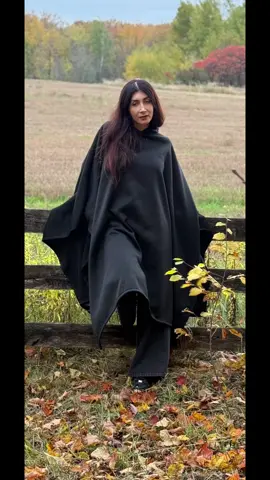 #autumnvibes #fallfashion #fallstyle #minimalstyle #blackoutfit 