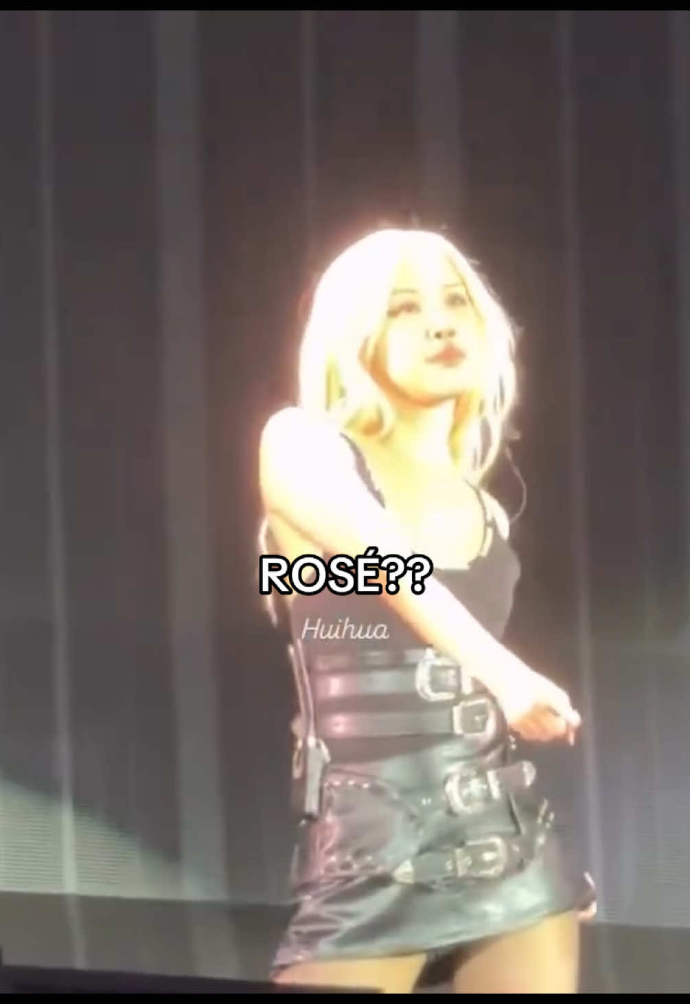 shes always glowing, angel!! | #fyp #new #viral #numberone #rosé #apt #parkchaeyoung#rosie #rosé#rsieisi 