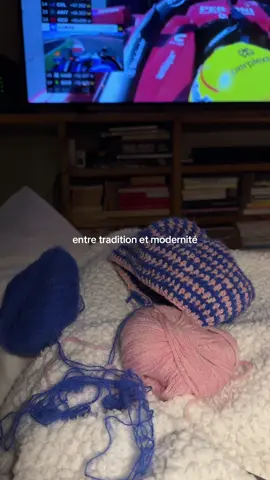 pourquoi choisir en vrai 🥲  #crochet #crochetersoftiktok #f1 #f1tiktok #ferrari 