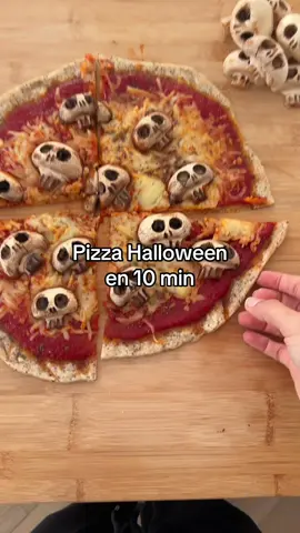 Pizza Halloween 👻 #halloween2021 #pizza #pizzahalloween #halloweencostume #manualidad 