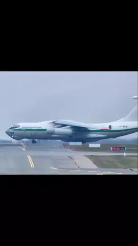 طائرة إليوشين 76 التابعة لي الجوية الجزائرية تقوم بالهبوط  ⚡🔥  Algerian Ilyushin-76 takeoff  #moscow #russia #algeria #takeoff #الجيش_الوطني_الشعبي🇩🇿🇩🇿💪♥️ 