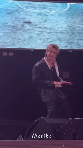Smart's adorable exit moments 🥰 So cute and cool at the same time! #smartchisanupong #smartcsnp #csnp_21 #wearesyra @Smart Chisanupong 