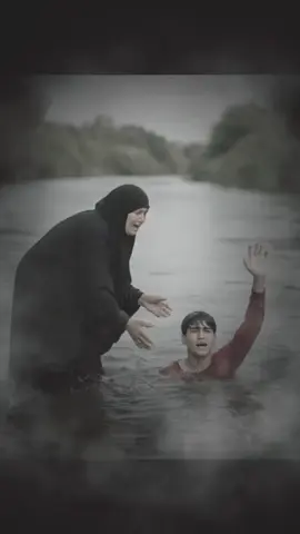 وجع الأم ما ينحكى، ووجع الأب ساكت لكن يكسر القلب… ‏يا سماوة، الله يصبّركم على فَقد الغالي، ويجبر قلوبكم جبرًا يليق برحمة رب العالمين 💔 ‏بين دمعة أم ما نامت، ونظرة أب تايه بالحزن… الله يكون بعونكم 🤲