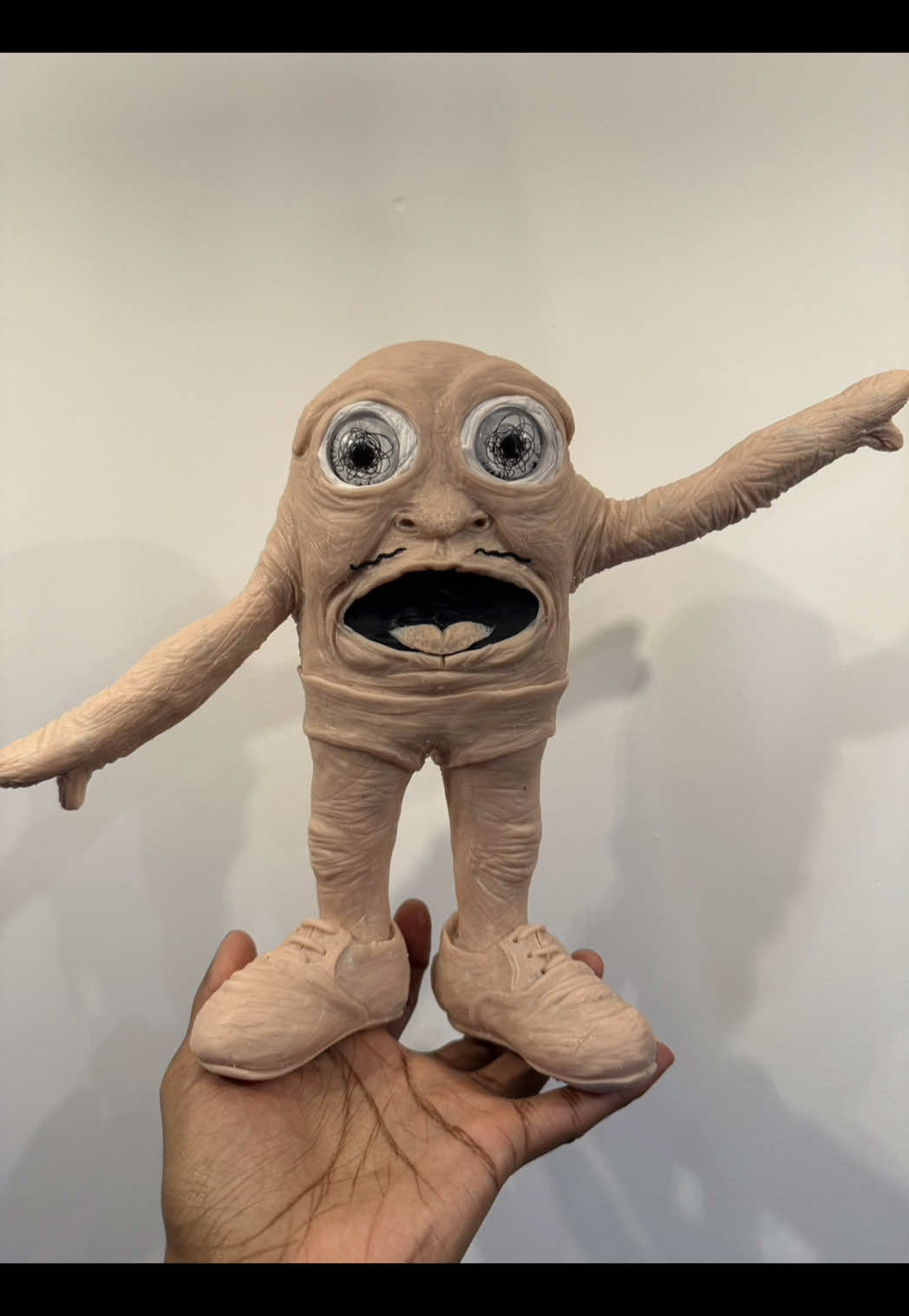 👞ROY DISMEY👞 now time to paint! If you’d like one send me a message 👞👞👞👞👽👞👞👞 #fyp #foryou #adultswim #smilingfriends #cartoon 