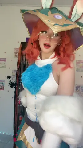 Cosplay de aurora ❤️ #cosplay #cosplayer #leagueoflegends #egirl #fyp 