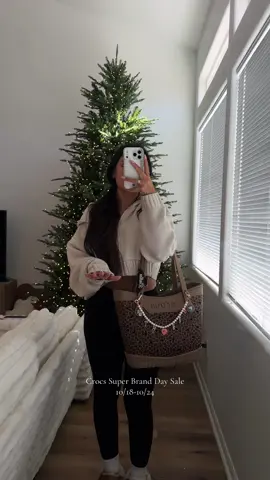 #crocs #crocstote #crocssuperbrandday #croctober #fallcrocs 