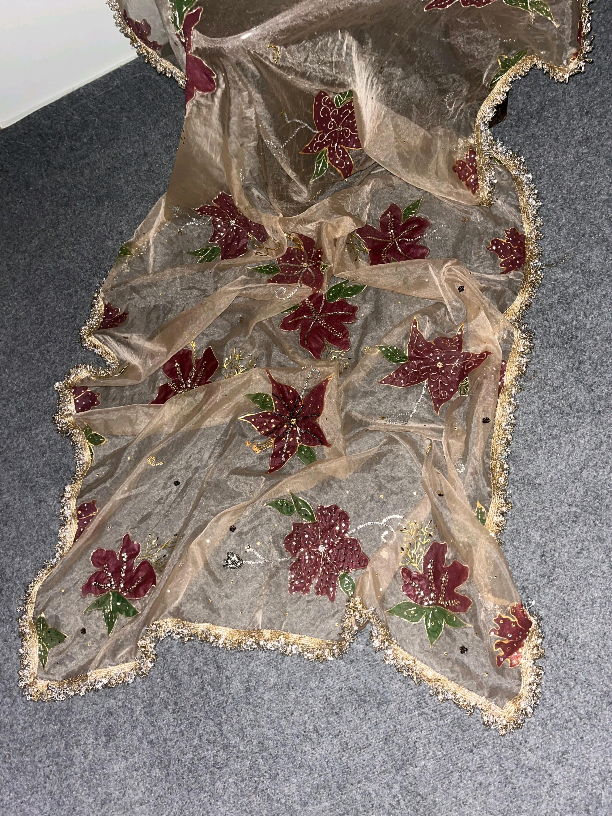 For the bride who is a masterpiece in her own right, drape yourself in 'رسم' This exquisite, hand-painted dupatta is more than an accessory; it is a canvas of your unique love story, designed to flow with your every step toward forever. Let its artistry be the final, perfect brushstroke on your wedding day elegance, making you a vision of unparalleled grace and sophistication. ۔ ۔ ۔ ۔ ۔ ۔ ۔: #RasamDupatta #BridalDupatta #HandPaintedForBride #WeddingDayElegance #BridalStyle 