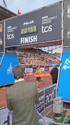 At the 2025 TCS Amsterdam Marathon, 19 October, Khalid Choukoud was the top Dutch finisher, running 2:08:00 and placing 13th overall. He also won the Dutch national marathon title, calling it “one of my best marathons ever.” 💪💪💪🇳🇱👌🤩 #fastest #Dutch #runner #netherlands🇳🇱 #fyp 