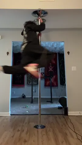 In full sweats is wild yall only had this pole for about 2 months now #p#poledancerd#djstripperf#fypp#poletokp#polefitnessbeginner