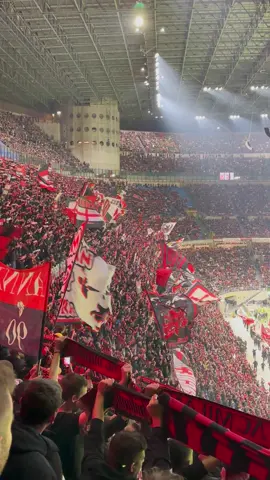 MILAN-Fiorentina ✅🔴⚫️ #milan #milanfashionweek #banditi #rossoneri #curvasud #intermerda #milanfiorentina #serieatim #italy #italia #ultra 