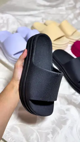 O chinelo feminino para o verão chegou. ☀️💗 #chineloslide #chinelofeminino #BlogueiraStyle #EstiloFeminino 