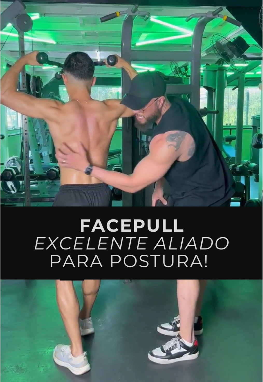 Quer treinar com estratégia e evitar erros que travam seus resultados? Conheça meu acompanhamento completo (link na bio)! ⠀ facepull  postura correta  costas fortes  treino de costas  alinhamento postural  exercício pra postura  treino eficiente  musculação inteligente  acompanhamento personalizado  treino estratégico ⠀ #Treino #Musculação #Academia #gym #postura