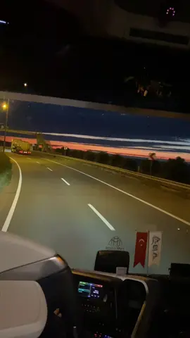 #beniöneçıkart #keşfet #otobüs #storytime #üniversite 