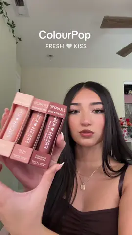 The perfect fall lip gloss from @ColourPop Cosmetics Fresh 🤍 Kiss gloss! 🫦✨ . . #colourpopcosmetics #colourpopfreshkiss #makeup #lipgloss #falldealsforyou 