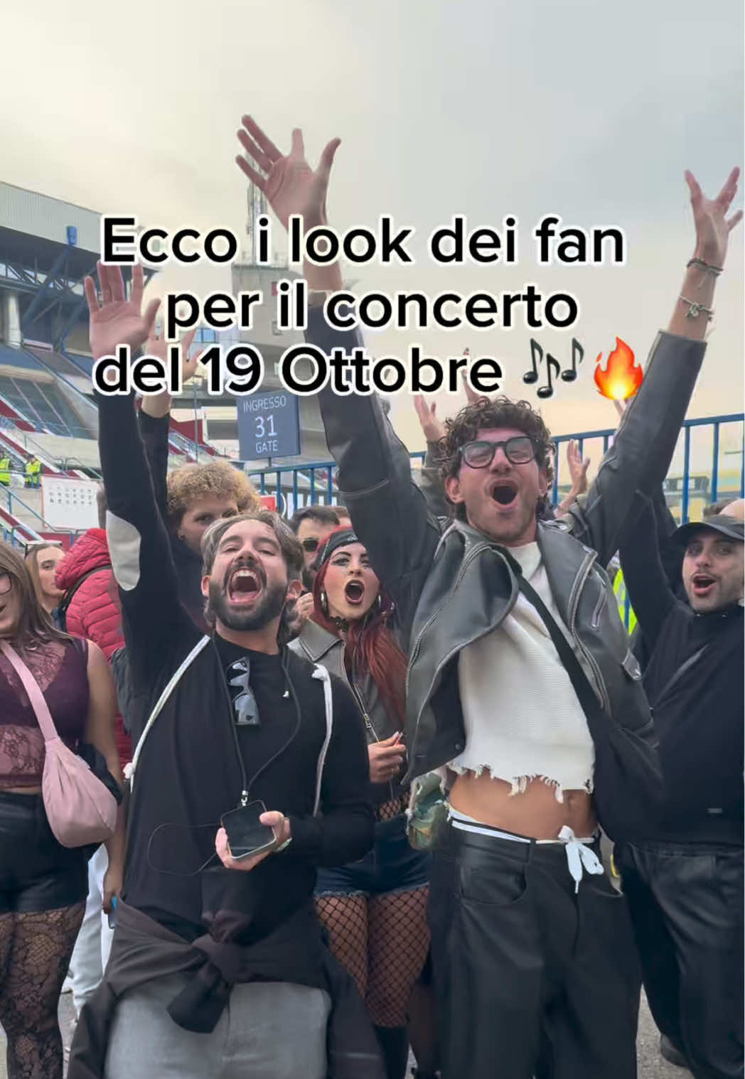 Ecco gli outfit scelti dai fan per il concerto del 19 ottobre 2025 all’Unipol Forum 🔥🎶 #UnipolForum #Concerto #FanLook #Milano #19ottobre