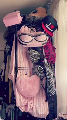 vibes #fall #autumn #pll #prettylittleliars #2014 #2014aesthetic #tumblr #tumblr2012 #pink #fashion #clothes #y2kroom #halloween #horrormovies #coquette #victoriassecret #juicycouture #2000s #bags #shoes #purses 