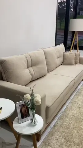 Beleza e aconchego no mesmo sofá? Só o Malibu Bouclê 2,30m da King House! 💖🛋 #KingHouse #SofáBege #ConfortoComEstilo #LivingDosSonhos